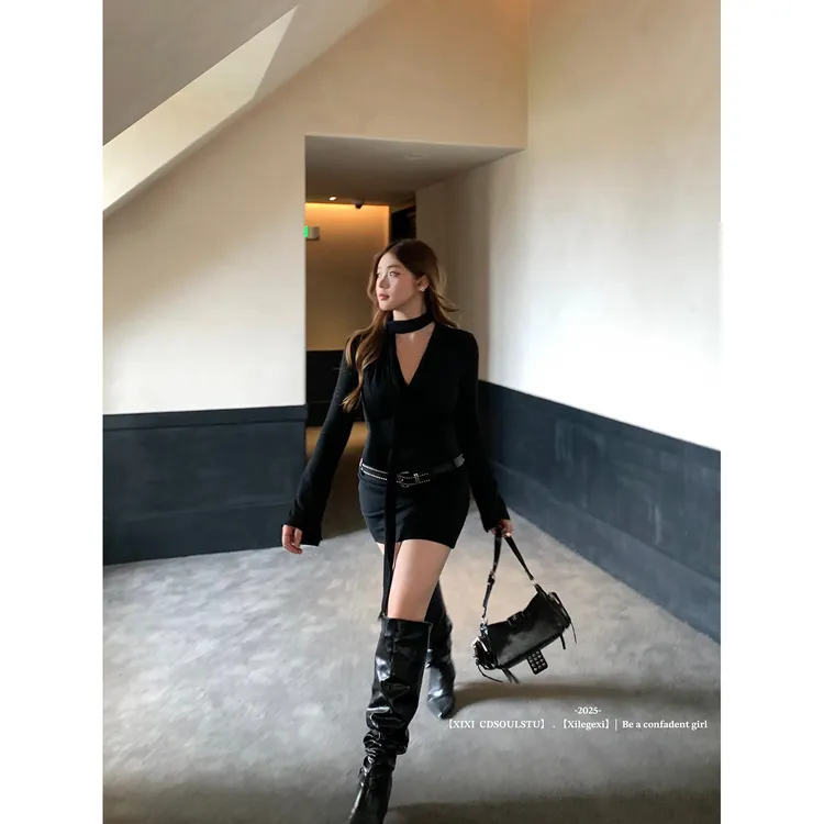 CD.soul【北岛情书】 微胖大码辣妹黑色修身显瘦长袖包臀裙女秋遮肉