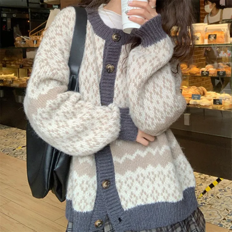 拼接圆领毛衣外套女秋冬新款宽松外穿学院风洋气气质提花针织开衫