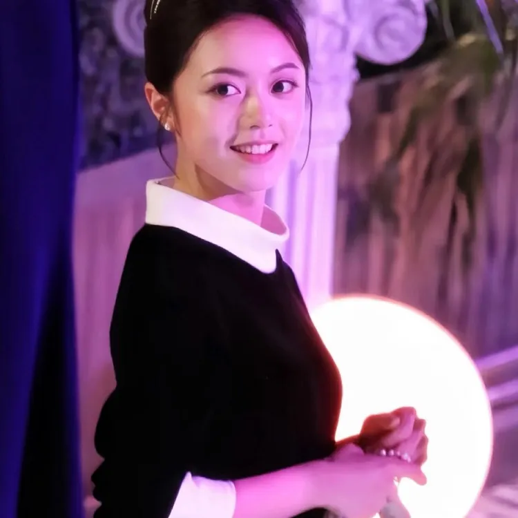 赵今麦明星同款黑色丝绒连衣裙名媛气质轻奢撞色中长款裙子
