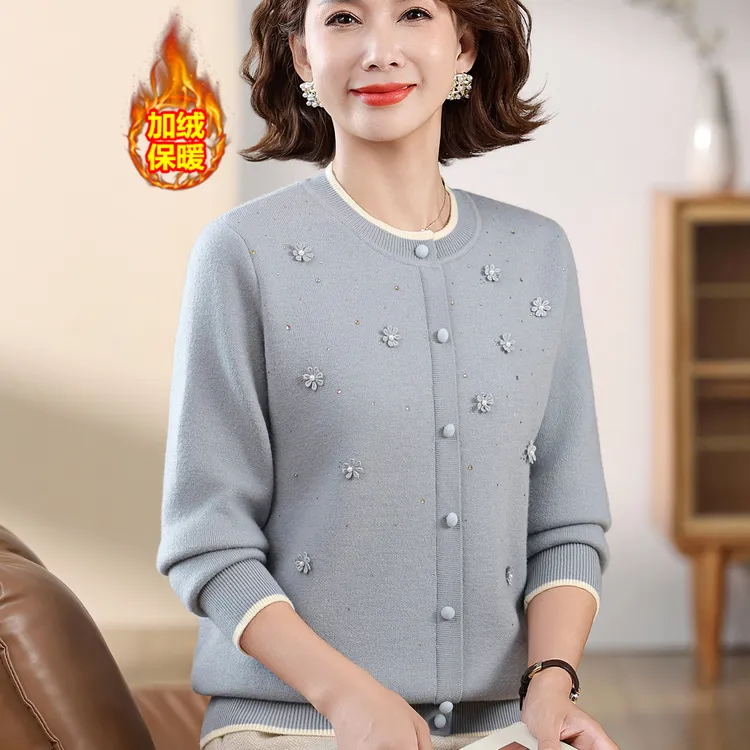 中年妈妈冬季洋气加绒保暖上衣中老年女冬装时尚加厚宽松毛衣套装