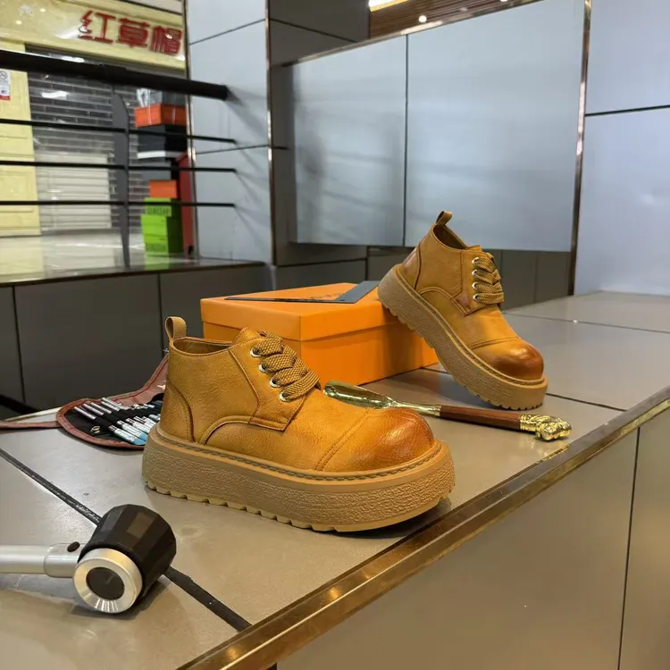 冬季新款男士皮面厚底增高加绒保暖英伦风潮流百搭大黄靴