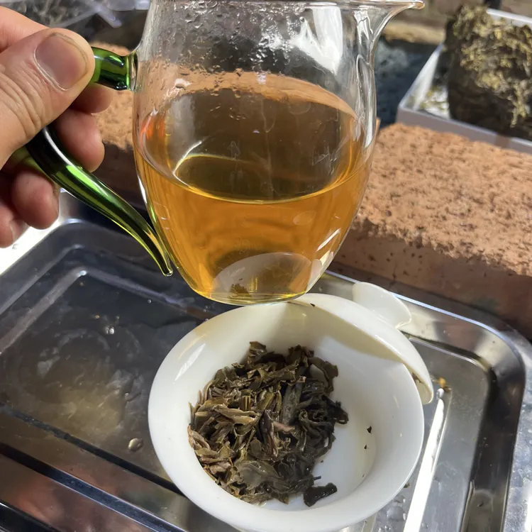 2015年包章河古树头春（紧压茶）200饼