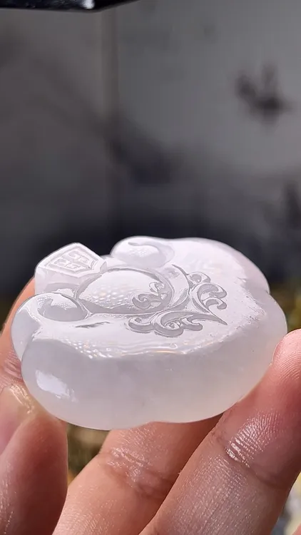 天然缅甸翡翠起冰厚冰胶块仿古如意牌毛货买断需抛光尺寸43-52-12