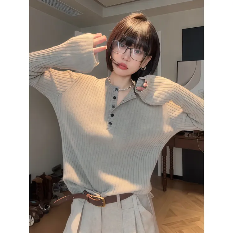 开扣纯色V领长袖坑条纹针织衫女秋冬宽松显瘦内搭打底衫