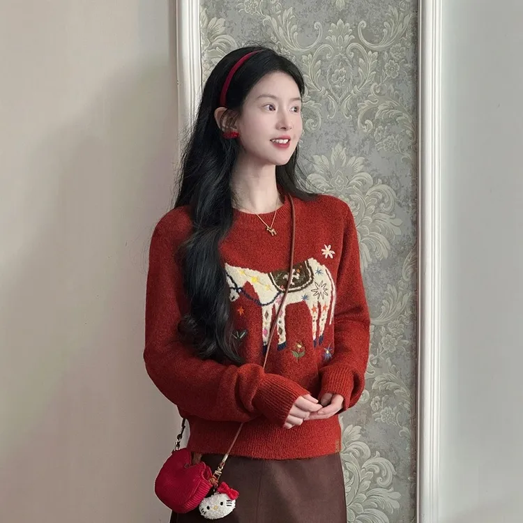 本命新年穿搭红色小马刺绣毛衣女秋冬设计感小众外穿独特漂亮上衣