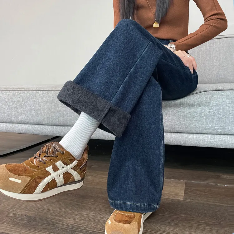 加绒加厚微喇牛仔裤女秋冬2025新款高腰显瘦垂感修身直筒喇叭裤子