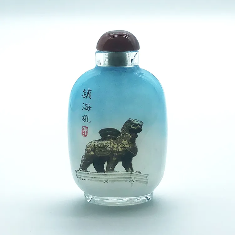 精美内画铁狮子鼻烟壶摆件