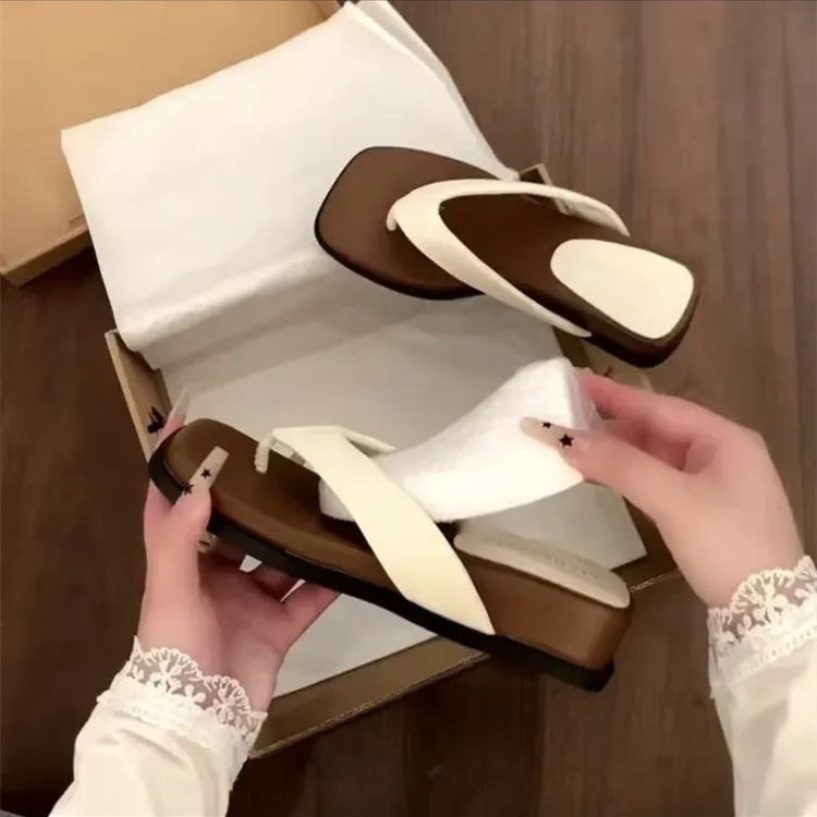厚底增高坡跟夹脚凉拖鞋女夏季外穿人字拖2025新款配裙子沙滩凉鞋