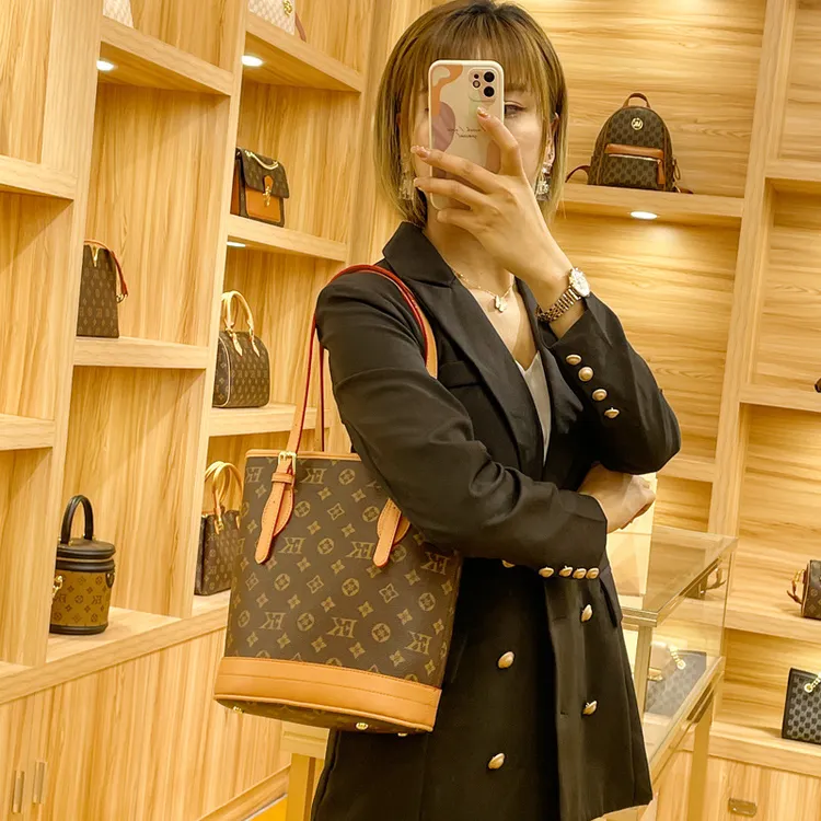 时尚百搭女士托特包经典单肩肩包气质轻奢休闲双面简约潮流子母包
