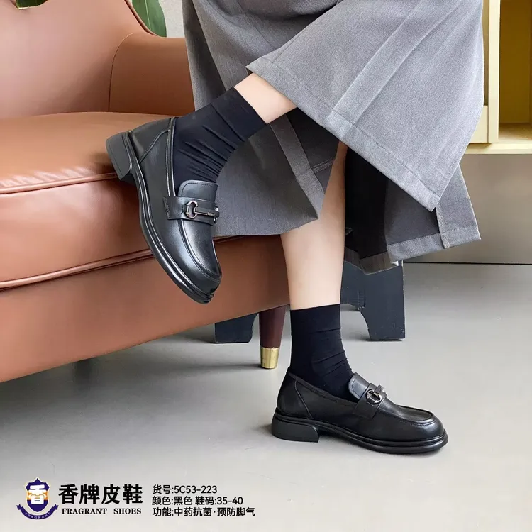香牌皮鞋头层牛皮防滑修面套筒纯色乐福鞋平底特价秒杀款