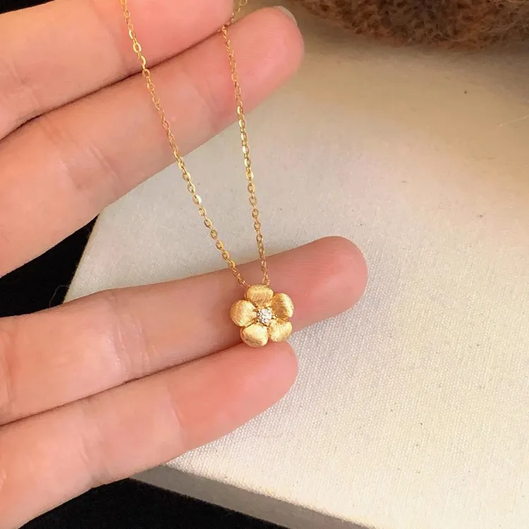 YQJR 钛钢项链 甜美拉丝金色花朵吊坠项链女小清新气质小花锁骨链