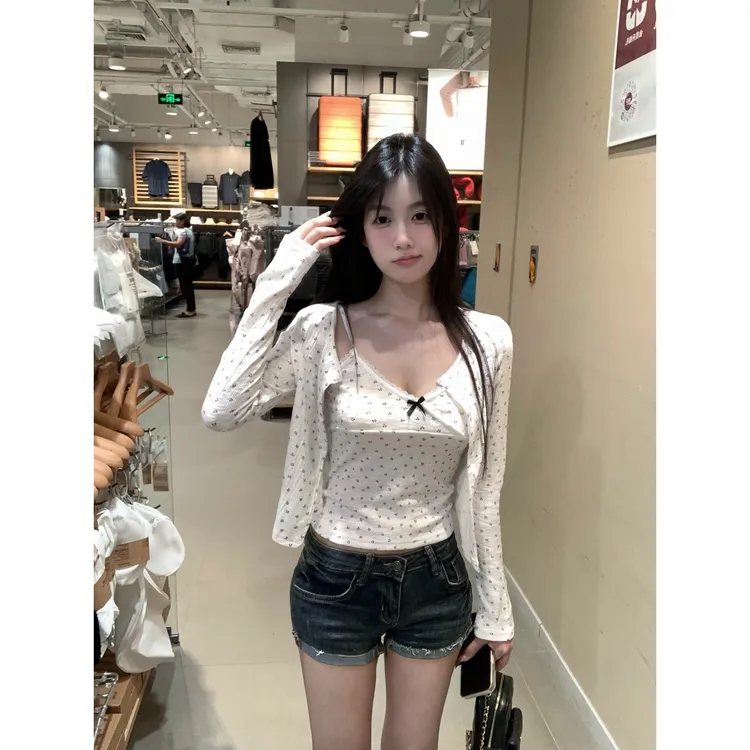韩版甜辣妹叠穿碎花套装女V领蝴蝶结背心外搭长袖防晒开衫两件套