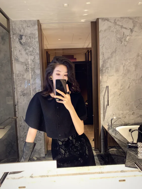 金南一秋冬季优雅蒙古罕山阿尔巴斯山羊绒针织斗篷02311150