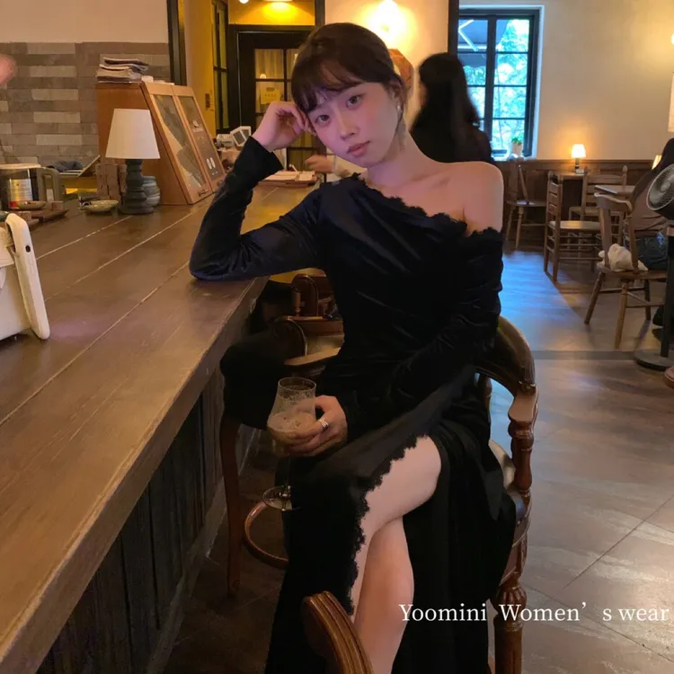 【YOOMINI】60167单肩丝绒蕾丝收腰轻奢优雅复古礼服长裙  