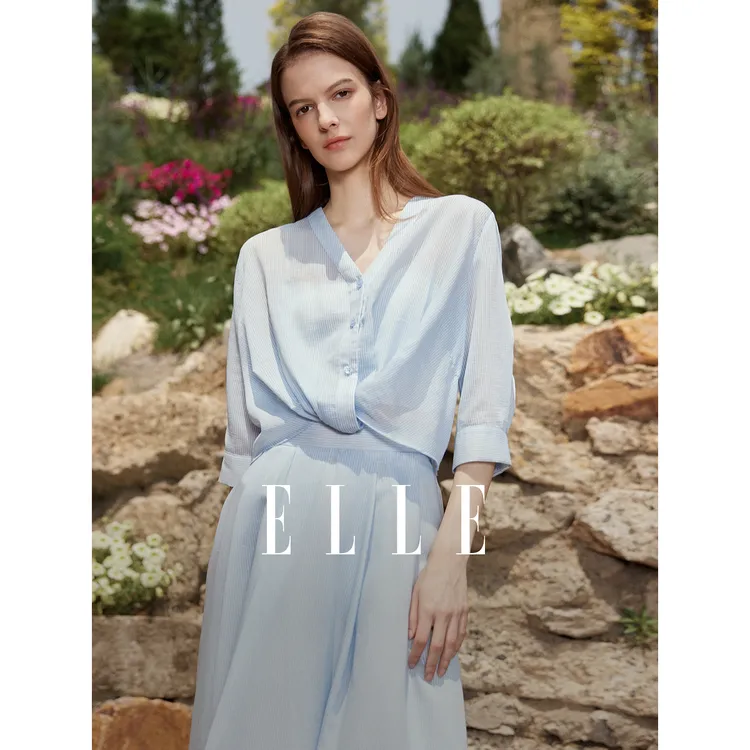 ELLE蓝色条纹V领衬衫女款2025夏日高级感穿搭轻奢小众衬衣EM51499
