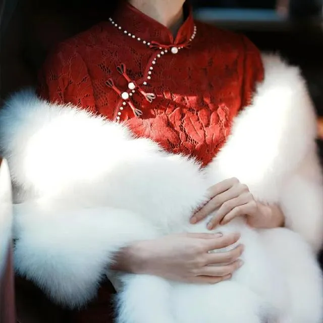 婚纱披肩冬季2025新款白色新娘结婚礼伴娘敬酒服旗袍外搭皮草斗篷