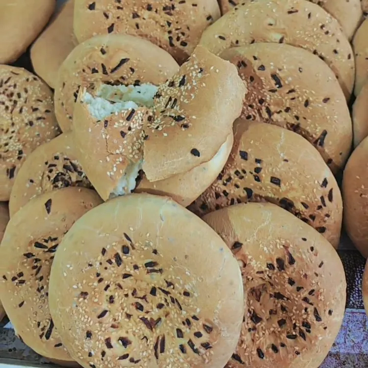 火焰山姑娘吐鲁番洋葱芝麻馕手工制作新疆吐鲁番发货传统馕饼
