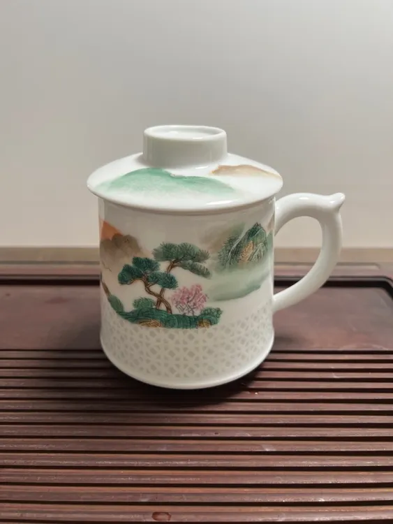 景德镇手绘粉彩山水茶水分离杯
