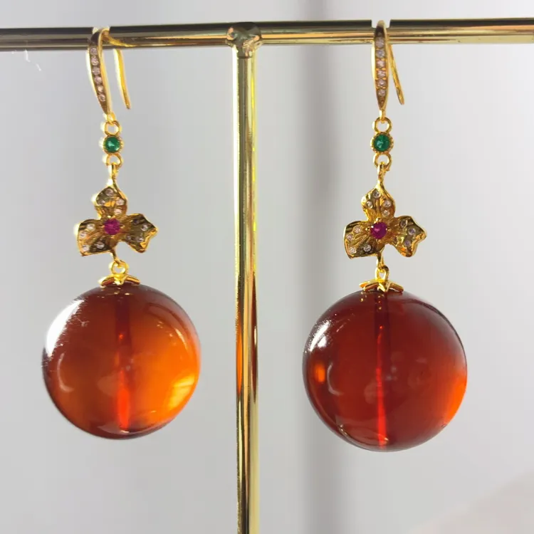 天然花瓣耳钩 气质耳环 小香风时尚百搭镶嵌琥珀耳钩20MM 红色