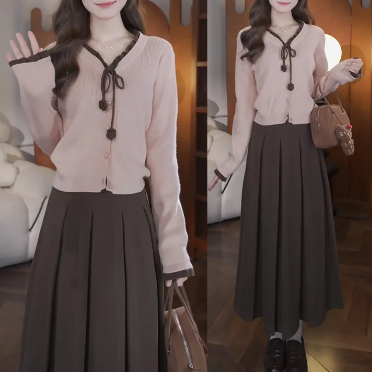 【南杏庄园】今年流行早秋新款韩系慵懒假两件针织衫百褶半裙套装女