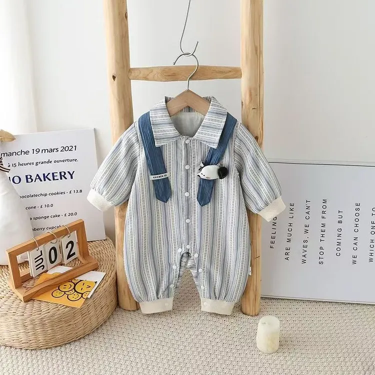 2025新款春秋韩版竖条纹长袖婴儿满月假背带爬服外出服连体衣哈衣
