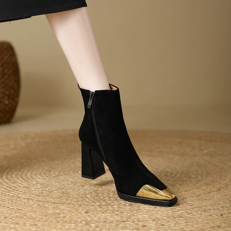 2025年秋冬新款9cm金属高跟鞋防水台短靴女粗跟弹力靴杏色黑色