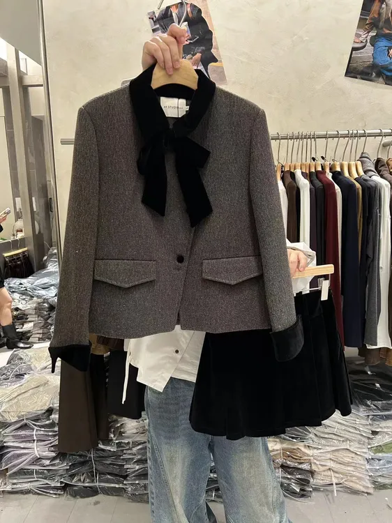 2025秋冬欧货复古时尚气质显瘦绑带蝴蝶结外套+丝绒短裙套装3096