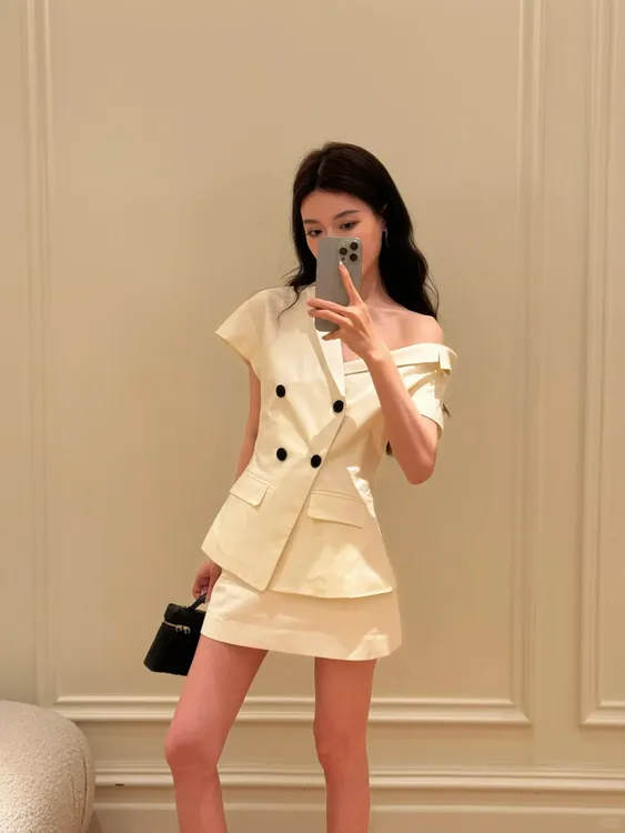 气质高级感时尚短袖夹克上衣西装外套女夏季2025新款显瘦半裙套装