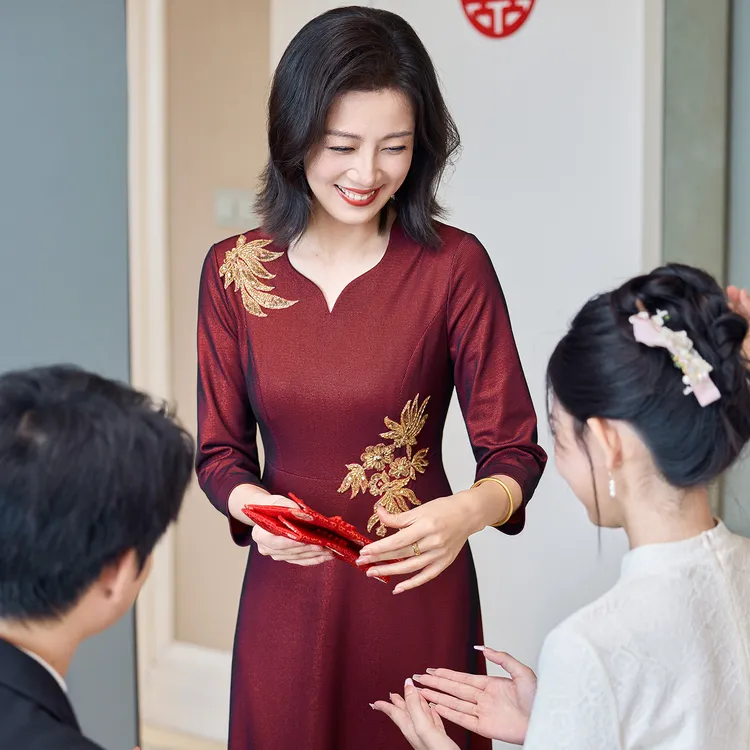 高端喜妈妈婚宴礼服年轻婆婆旗袍喜庆敬酒服秋冬长袖连衣裙