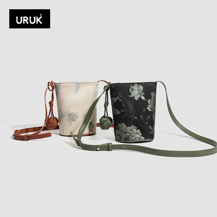 URUK新款文艺新中式水桶包复古国风通勤单肩包高级时髦斜挎手机包