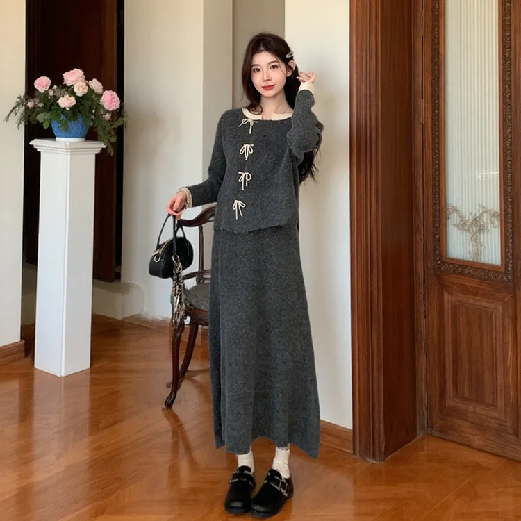 孕妇装秋冬小香风圆领针织毛衣上衣搭配韩版气质半身裙高级两件套