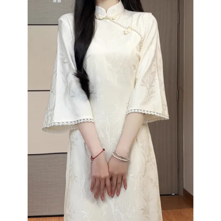 白色倒大袖改良旗袍女2025年秋季新款优雅气质日常年轻款领证订婚