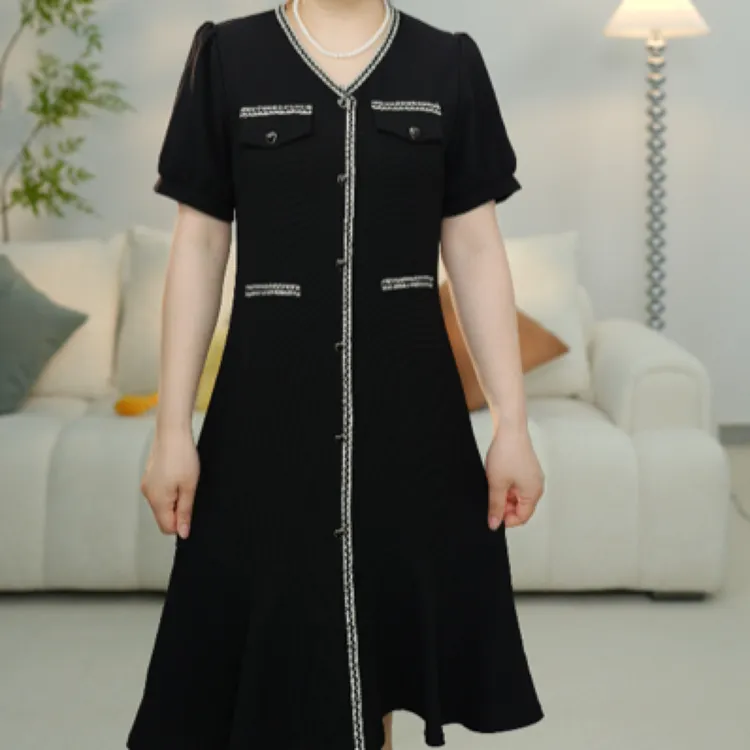 7077 学院风V领中裙活力减龄裙子连衣裙女