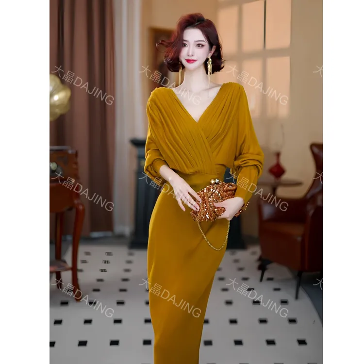 【大晶定制】秋冬新款女士针织羊毛姜黄色时尚修身连衣裙