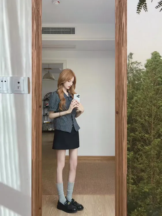 2025夏季新款韩系黑色简约日系短袖格子衬衫黑色百搭半身裙两件套