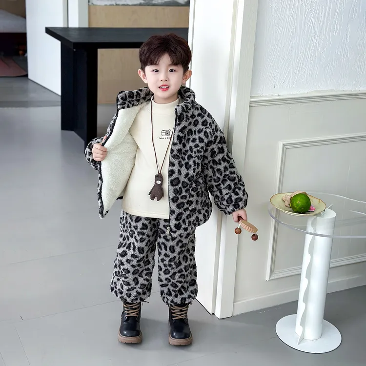 宝宝豹纹加厚珊瑚绒睡衣冬装中小儿童三层保暖棉服男童家居服套装