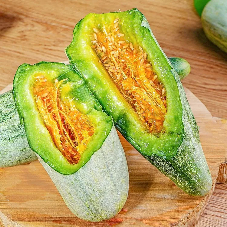 山东羊角蜜甜瓜脆甜多汁应季水果新鲜现摘现发带箱3-5斤