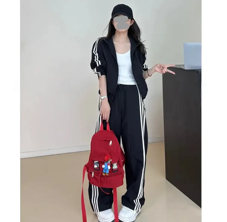 1028小个子穿搭运动风休闲套装2025秋款新款短款外套裤子两件套