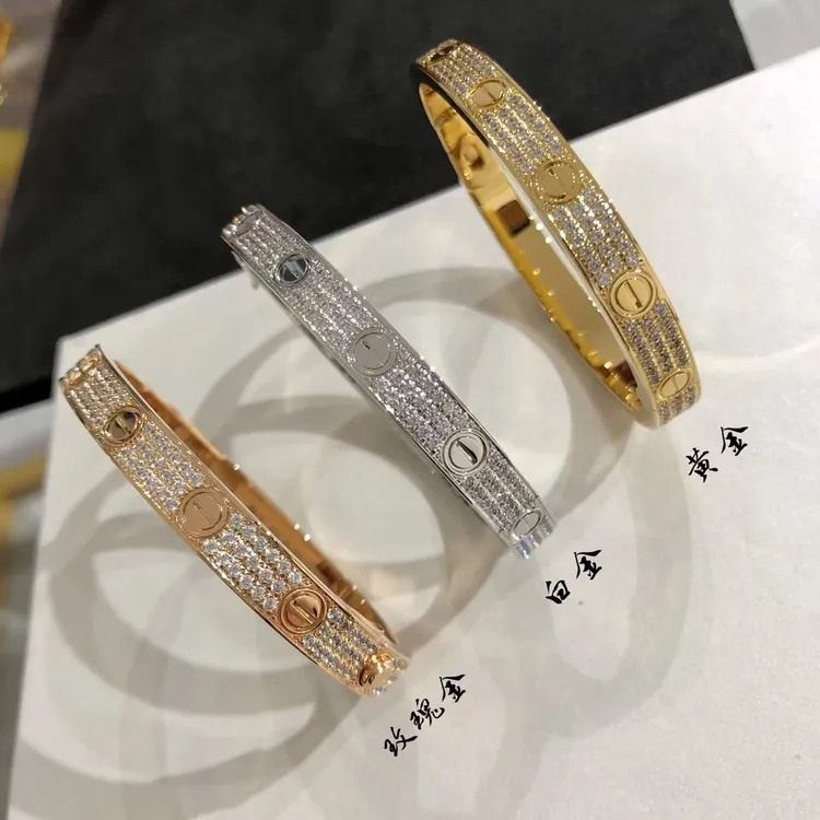 合金手镯 卡家高版本V金材质精工宽版满天星手镯专柜无压力《卡扣》