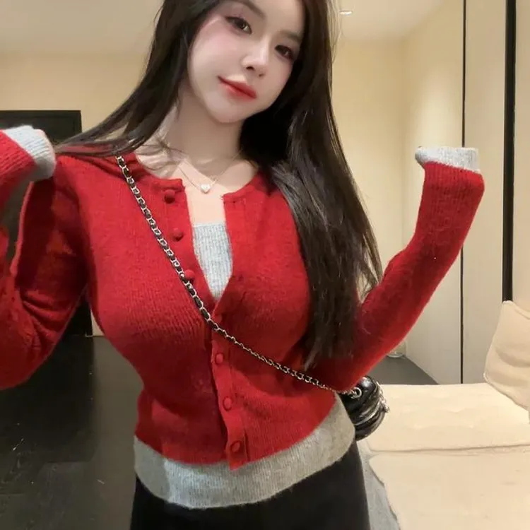 2025年秋冬季新款时髦洋气百搭显瘦撞色假两件针织衫打底毛衣女潮