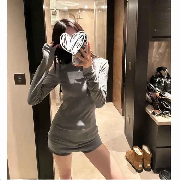 秋冬辣妹正肩圆领百搭长袖打底收腰设计辣妹修身内搭长款女生上衣