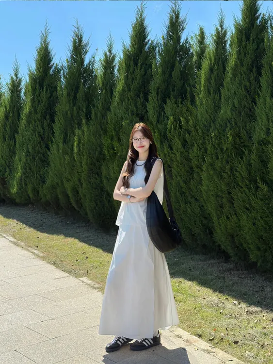 2025春夏新款老钱风复古慵懒风宽松白色无袖背心上衣半身裙两件套