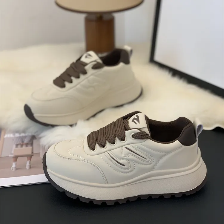 时尚厚底拼色休闲板鞋女2025秋季新款百搭轻便爆款舒适百搭小白鞋