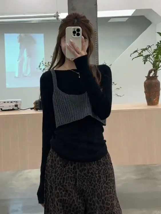 韩版气质时髦长袖T-恤针织吊带上衣女装2025秋冬新款休闲风两件套