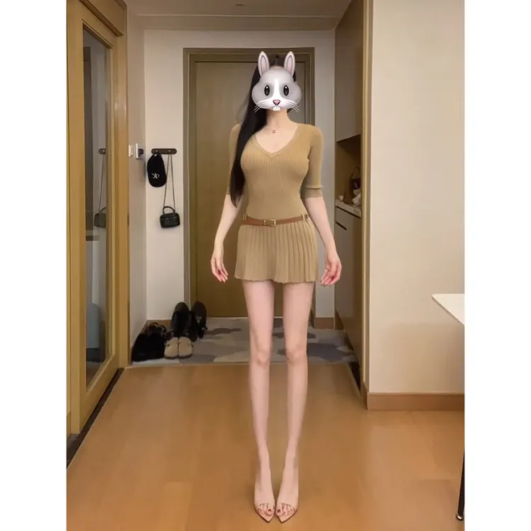 2025秋季包臀裙秋季V领A字气质裙连衣裙长袖辣妹修身显瘦