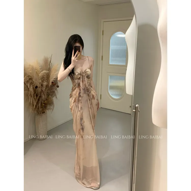 //花灯游//绝美沙滩裙抹胸吊带连衣裙气质显瘦长款海边度假裙