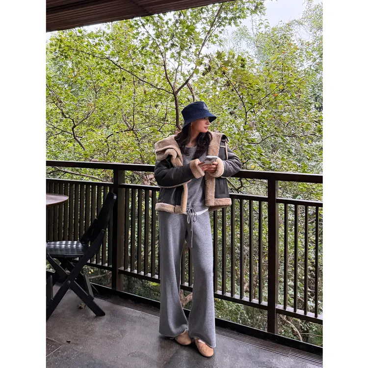 KEEP KAPU靠谱西班牙进口做旧裂纹感羊皮毛一体厚外套KP253659