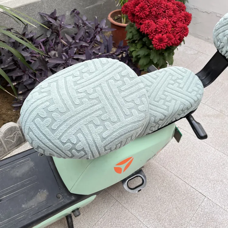 电动车通用加厚保暖透气四季款防滑防晒隔热座套