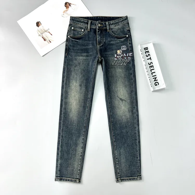 2025秋冬新款牛仔裤男款时尚潮流水洗蓝色微弹修身小脚男士牛仔裤