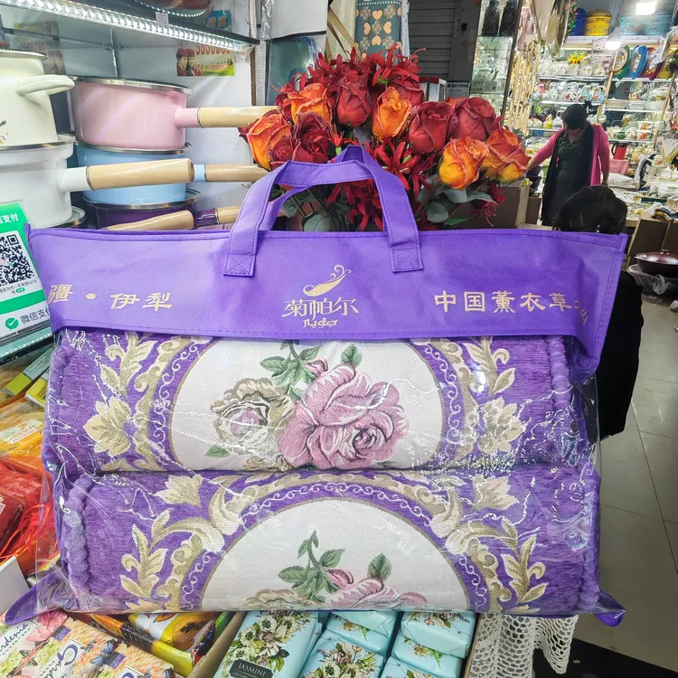 圆柱形通用刺绣成人护颈保健枕床品空调绗缝磨毛夹棉